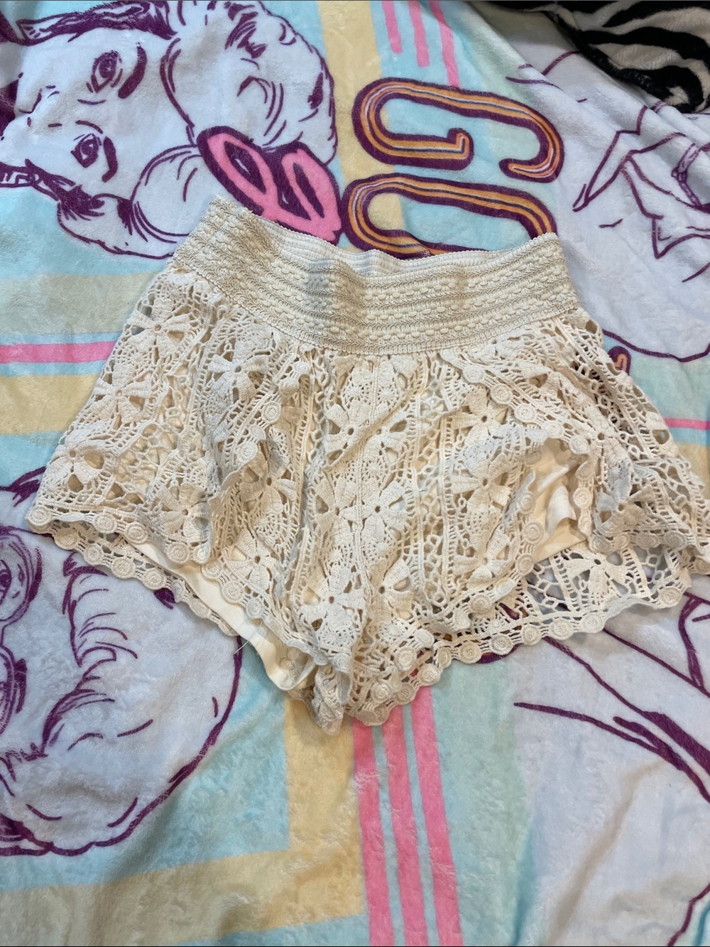 ILLA ILLA Cream Crochet Lace Skort Shorts